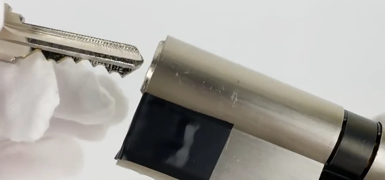 fitting a key to a lock cylinder