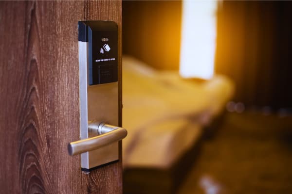 2026 guide to choosing the right hotel door lock system for modern hotels