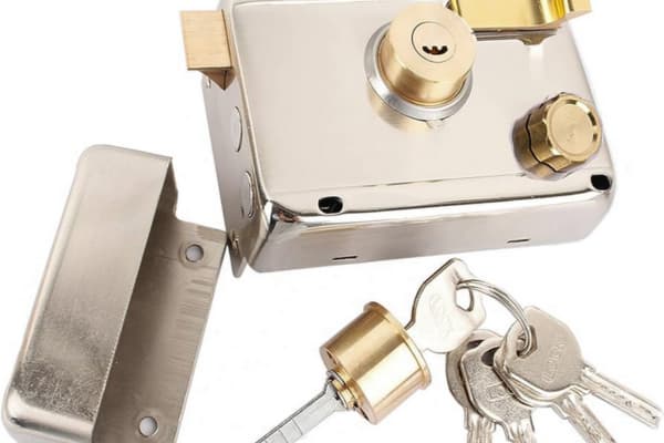 mechanical key locks in hotel door lock systems explained in 2026 guide