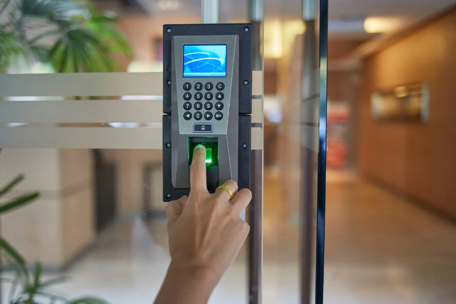 fail safe vs fail secure lock comparison in commercial access control system